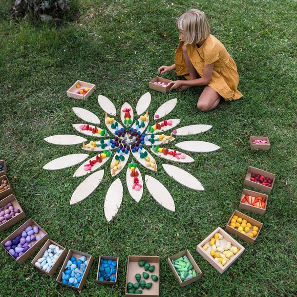 NWT Grapat Wooden Toys Large Wood Petals - 24 Pieces - Picture 2 of 6